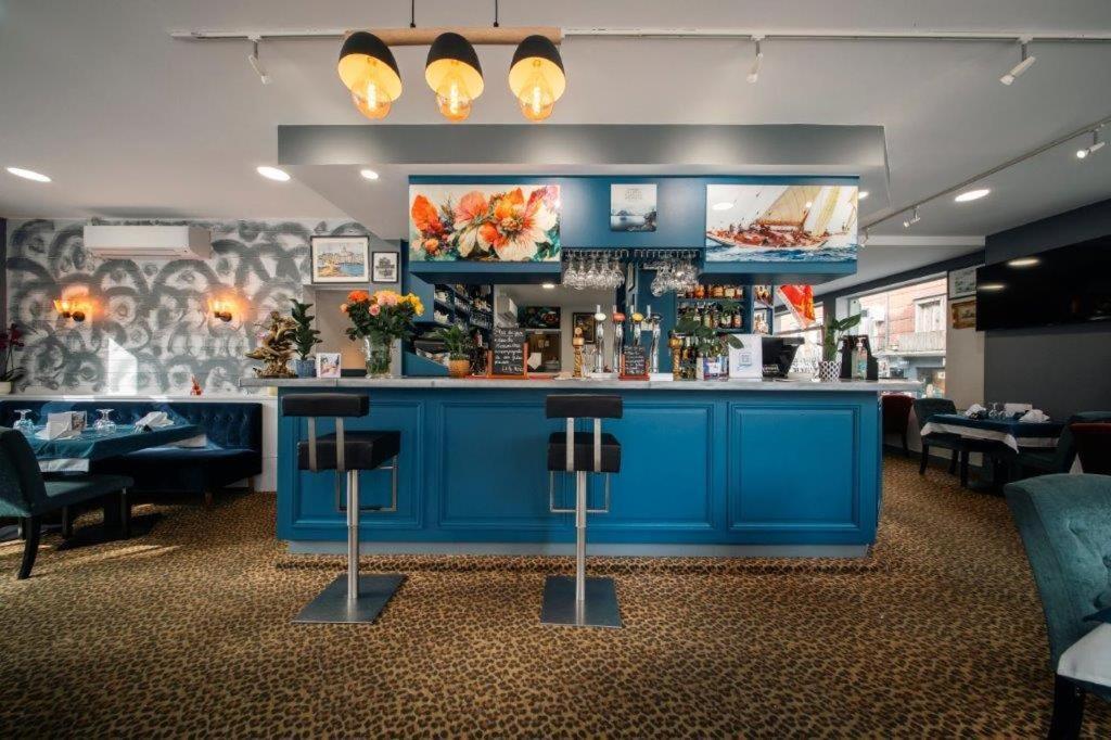 Brit Hotel Privilege Lisieux - La Villa Des Arts エクステリア 写真