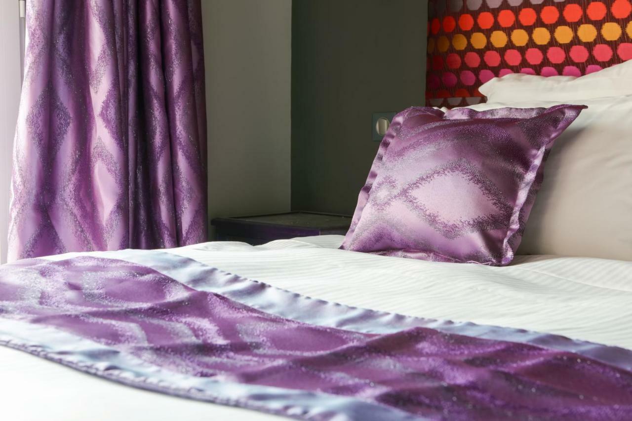 Brit Hotel Privilege Lisieux - La Villa Des Arts エクステリア 写真