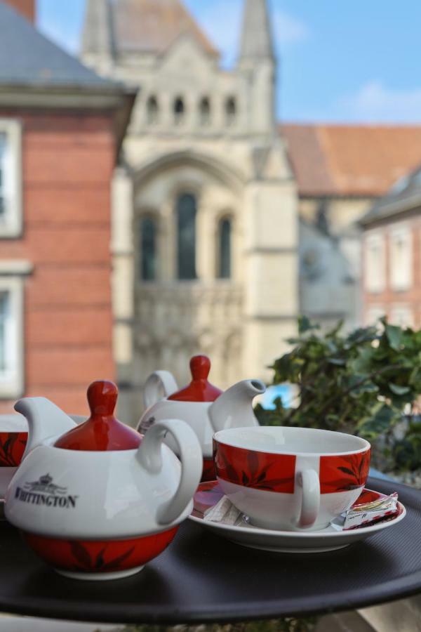 Brit Hotel Privilege Lisieux - La Villa Des Arts エクステリア 写真