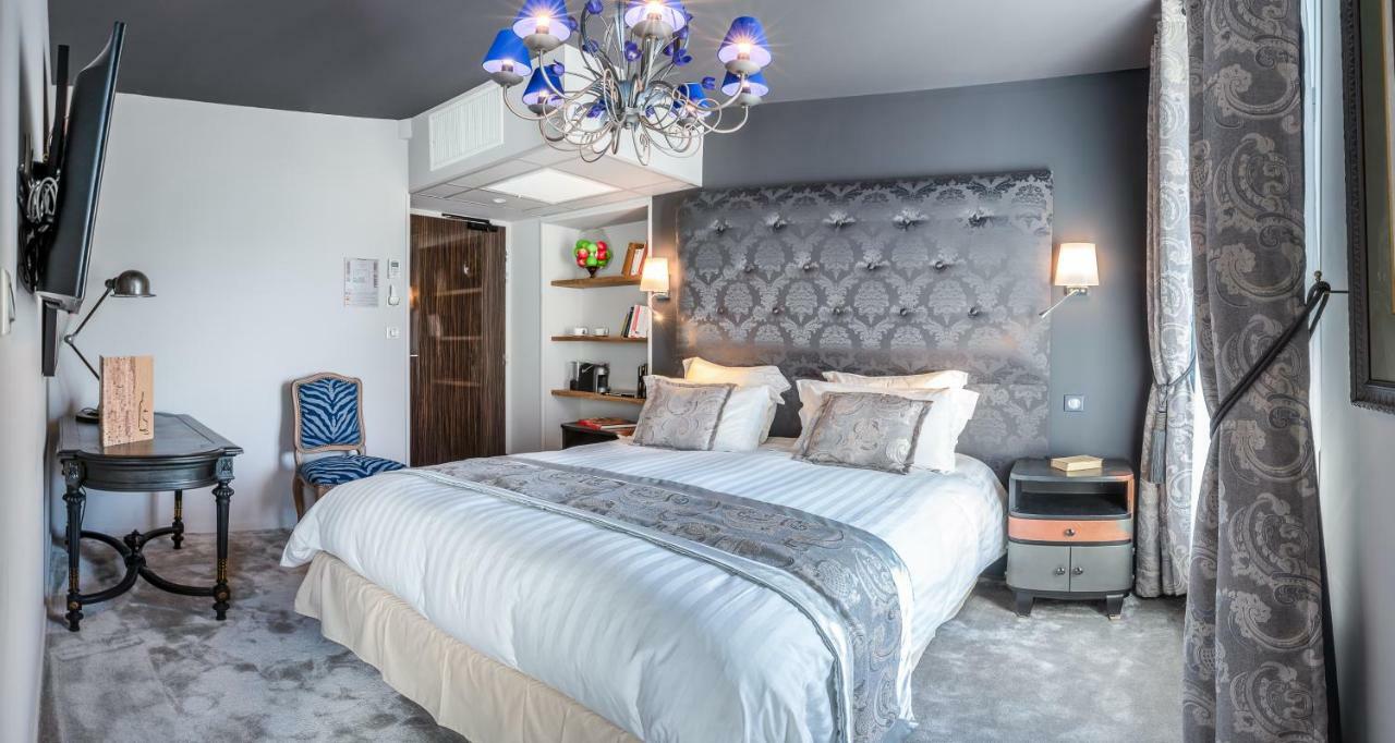 Brit Hotel Privilege Lisieux - La Villa Des Arts エクステリア 写真