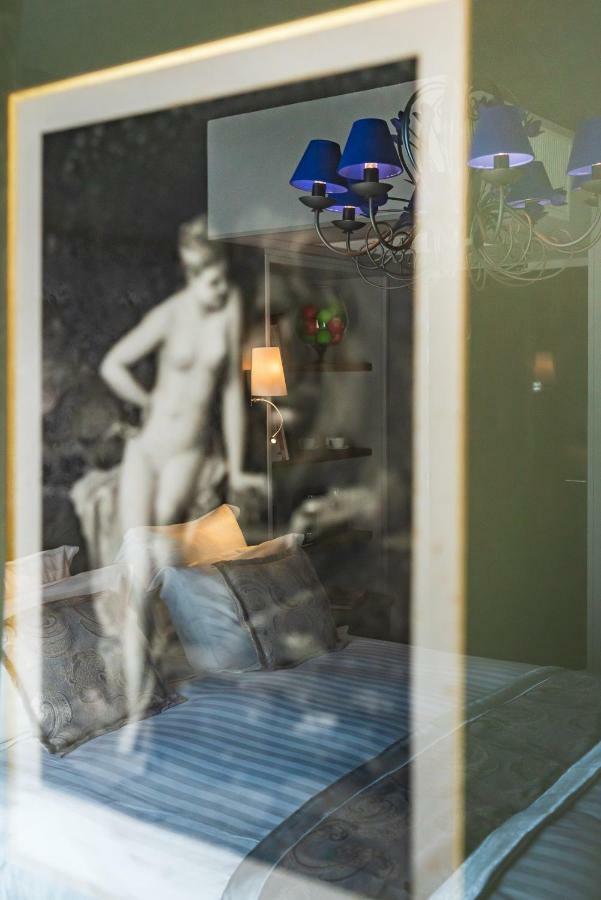 Brit Hotel Privilege Lisieux - La Villa Des Arts エクステリア 写真