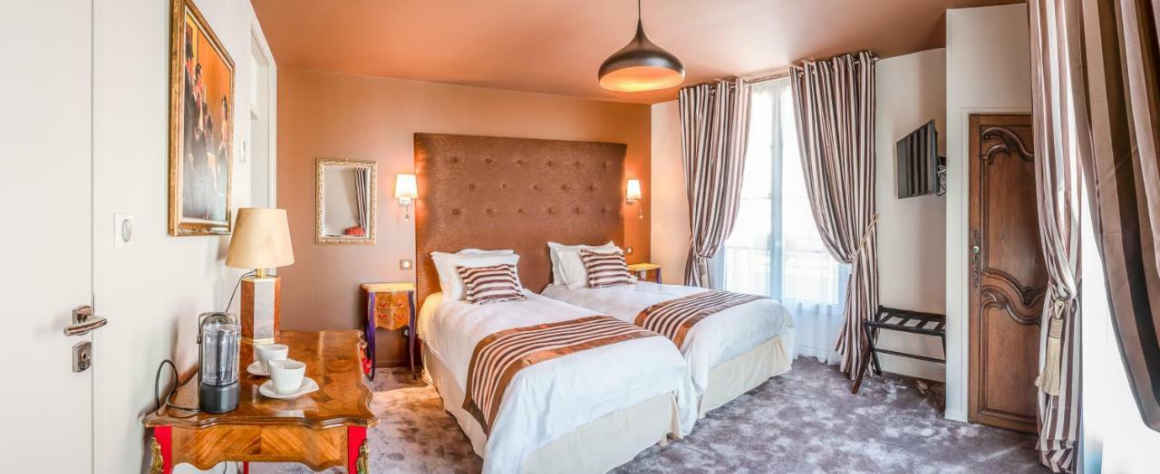 Brit Hotel Privilege Lisieux - La Villa Des Arts エクステリア 写真