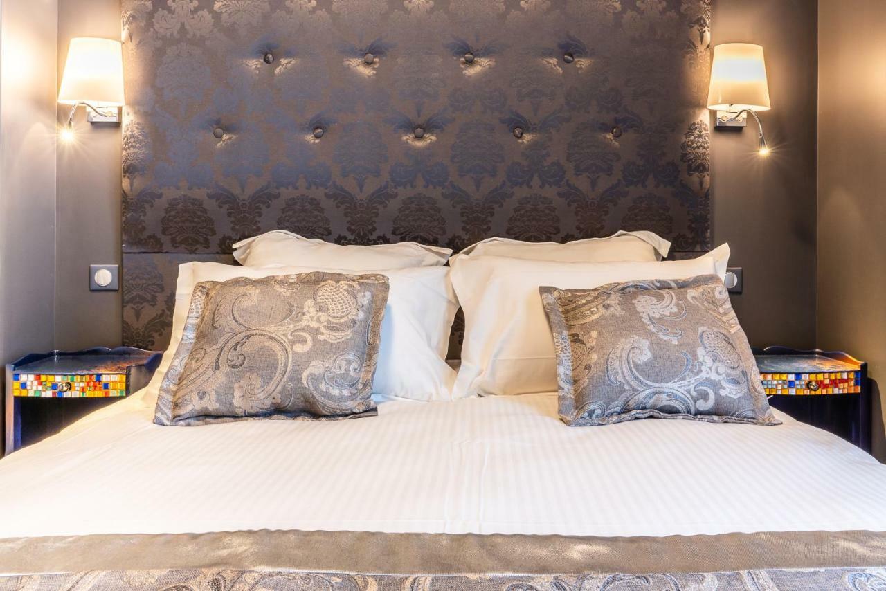 Brit Hotel Privilege Lisieux - La Villa Des Arts エクステリア 写真